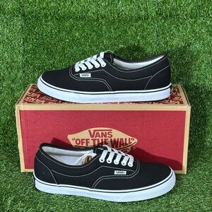 VANS LPE LOW TOP CANVAS, SIZE 7.0 MENS, 8.5 WOMENS, BLACK/ WHITE/ NEW